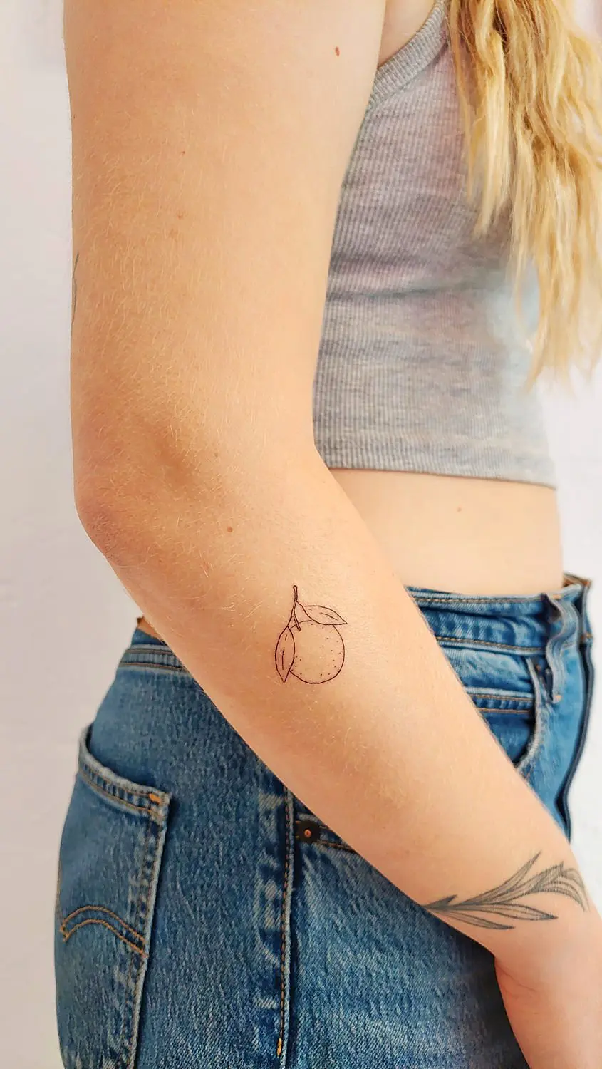 5 hrs under the needle, wasn't easy but it's worth it. Got my first avatar  tattoo, second tat ever. It's only about 33% done and most of the light  blue is just, image size:845x1500